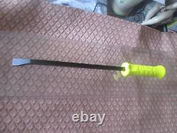 Snap on striking pry bar bright yellow 18 premium new tool SPBS18A made in usa